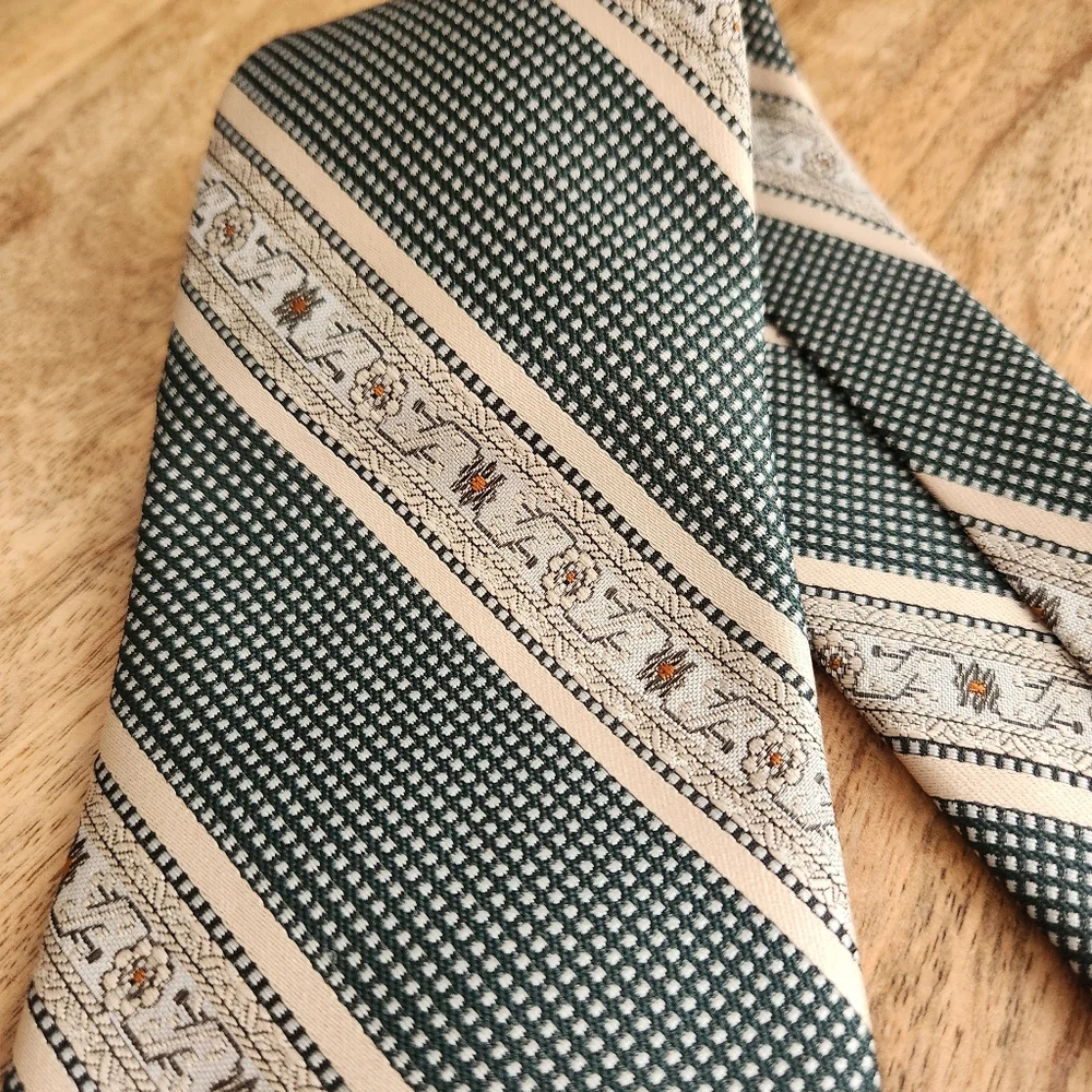Vintage Montgomery Ward Green and Cream Men's Necktie